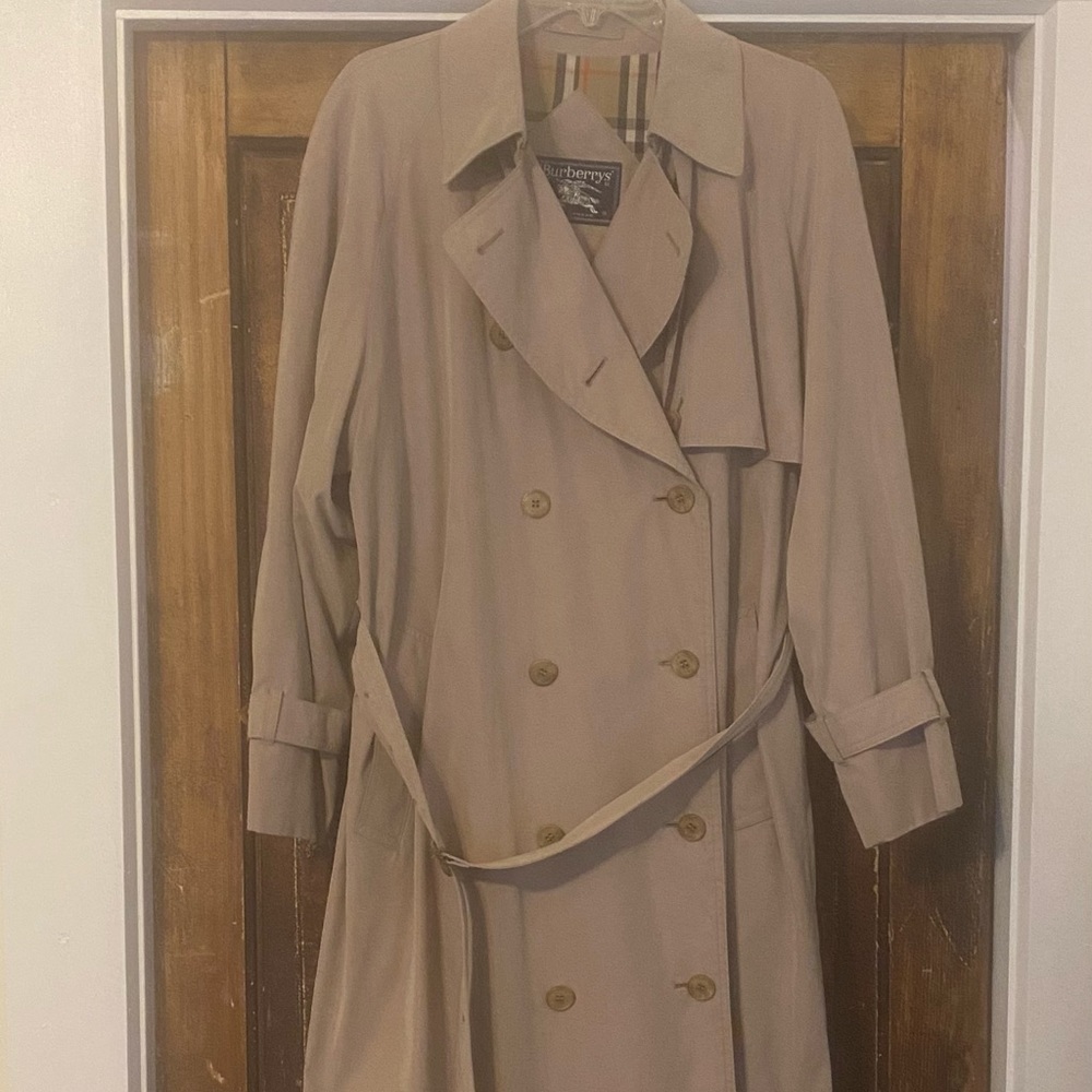 Burberry London Trench Coat - Picture 7 of 9